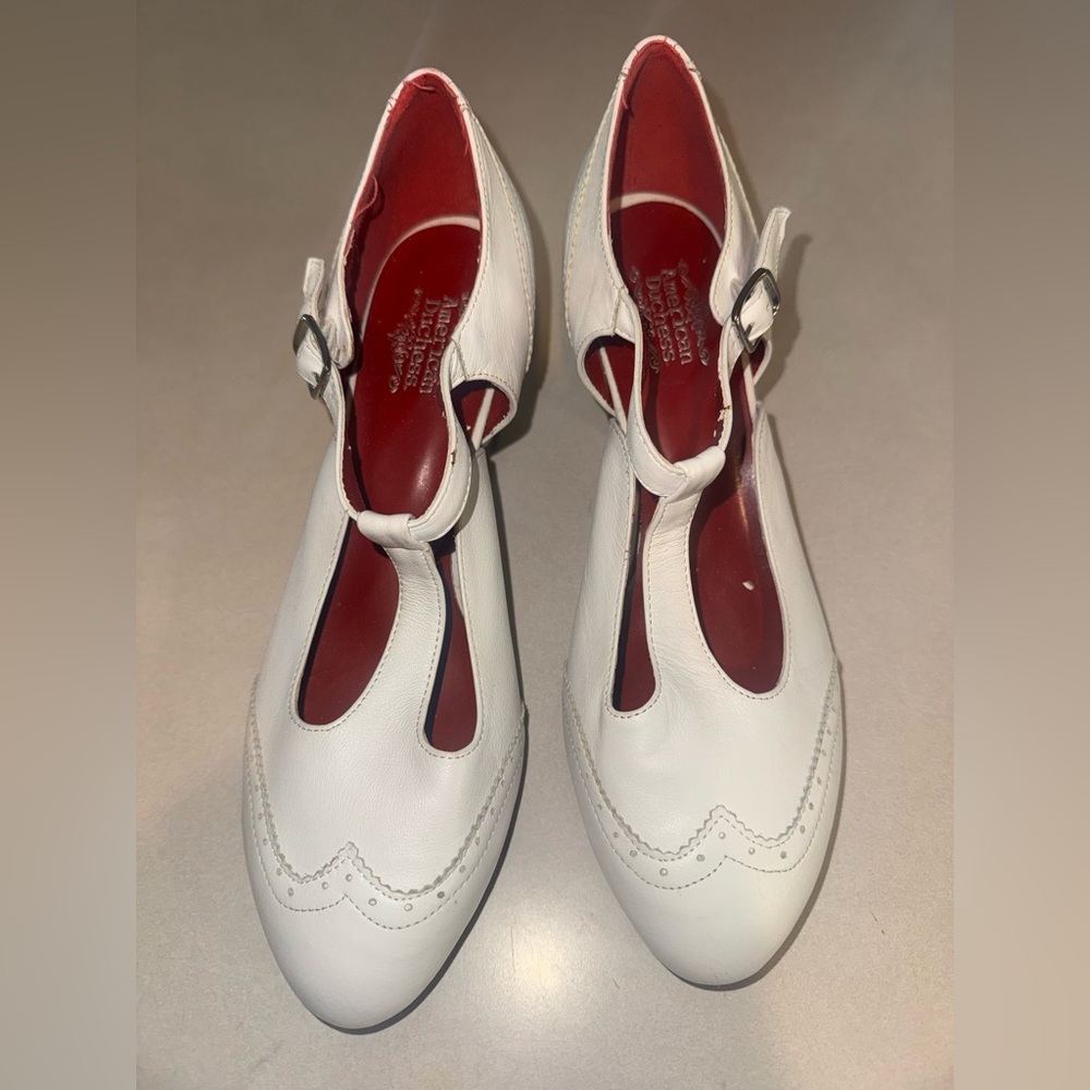 American Duchess 23Skidoo Women’s T-Strap Shoes 9 White Heels 1920